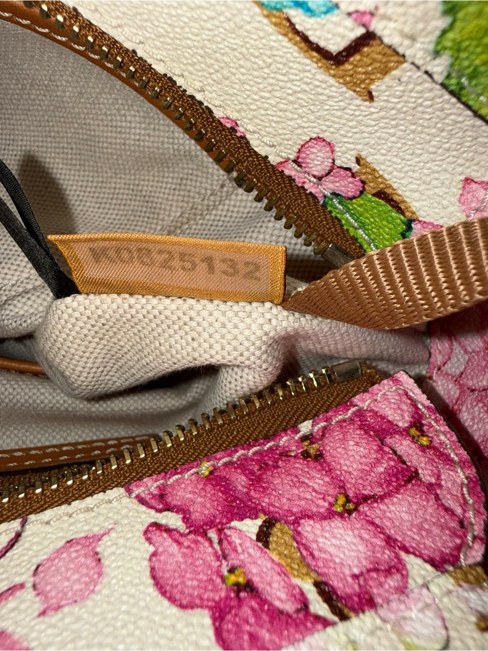 Dooney & Bourke EUC Floral Hydrangea Tote in Pink, Blue and Brown - Picture 11 of 14